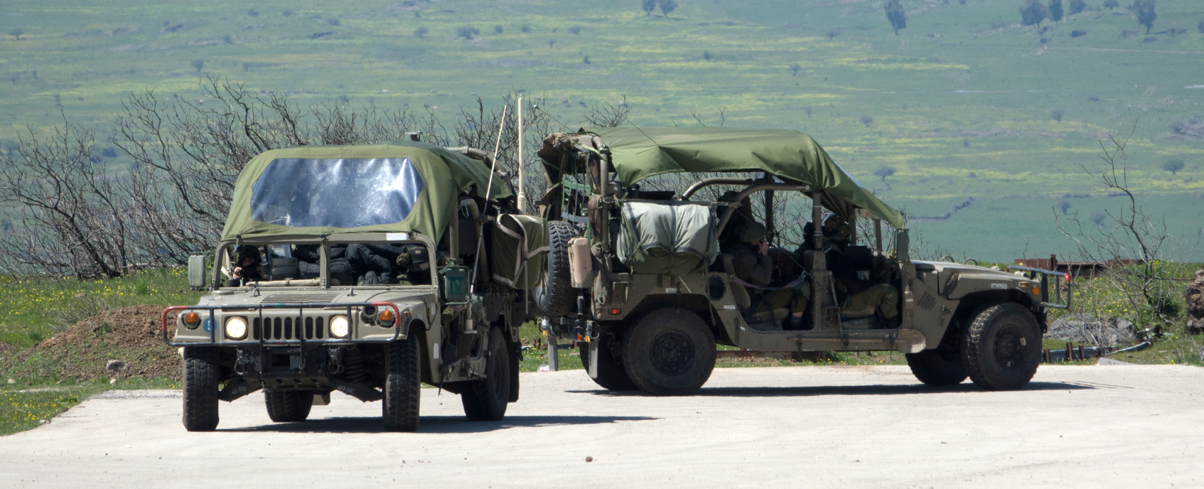 Patrouillenfahrzeuge auf den Golanhöhen.
